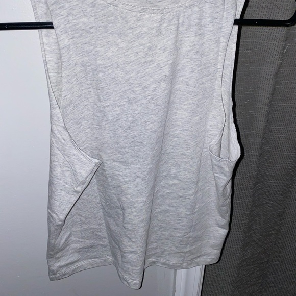 Pink top - Picture 2 of 5